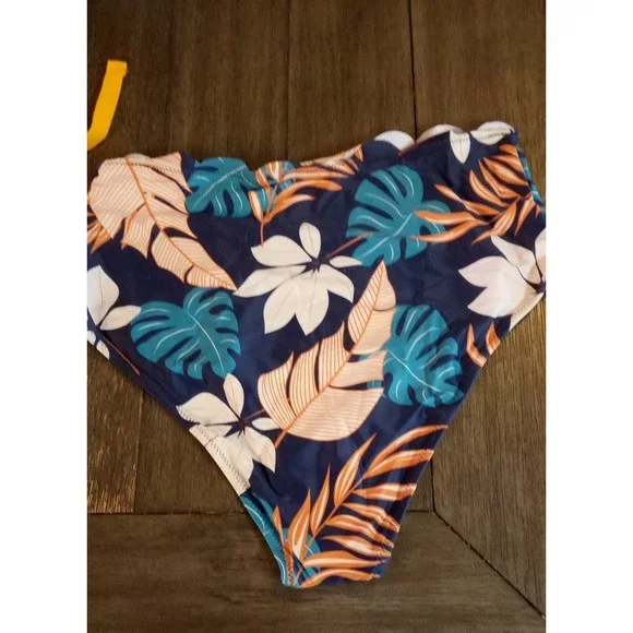 Yellow Scallop Bikini Top with Floral Bottom - Picture 6 of 10